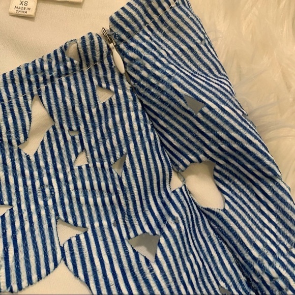 J.O.A. Los Angeles Laser Cut Pencil Skirt White Blue Floral - Picture 5 of 8